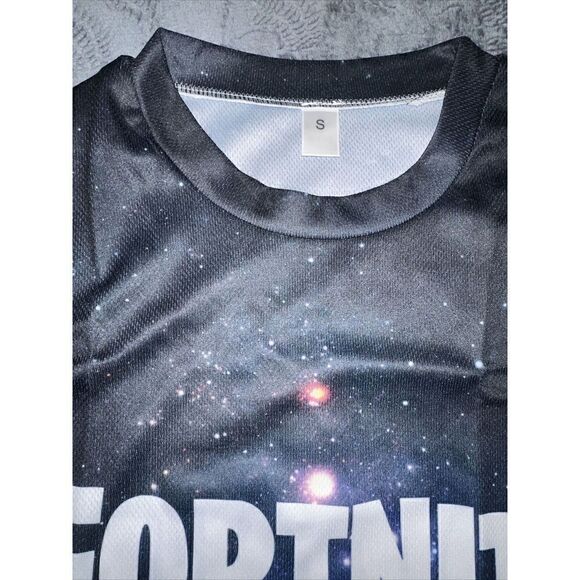 Fortnite teens Shirt Small Graphic Tee Shirt. comes with 2 facemask. M - Picture 5 of 6